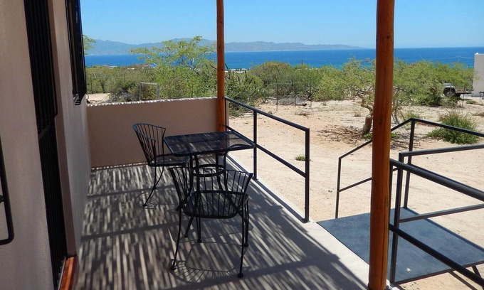 El Sargento Cottage | Comfortable Studio Casita Fully Equiped with Deck and Seaview