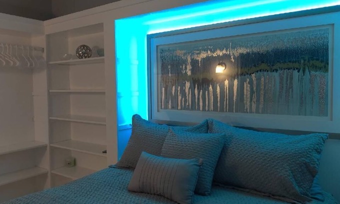 El Portal Apartment | Comfortable studio- desirable location