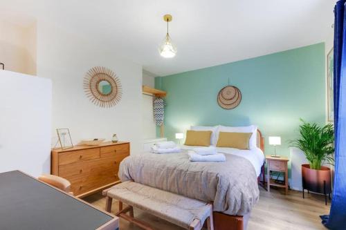 West Ealing Apartment | Comfortable studio flat! - Heart of West Ealing!