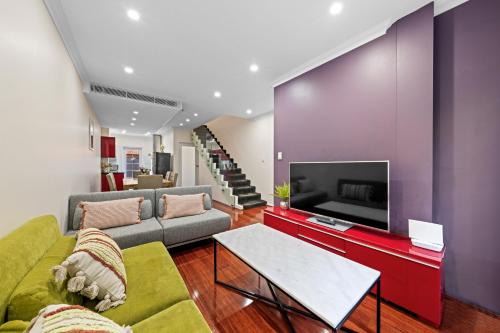 Pyrmont House | Comforting 2BR House & FishMarket & Casino-3 mins walk