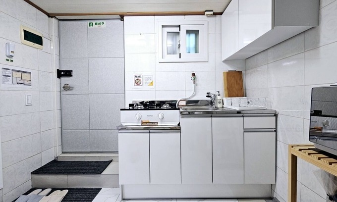 Hwayang-dong Apartment | Comfy 2-bedroom house with highspeed internet WIF in delightful Seoul City
