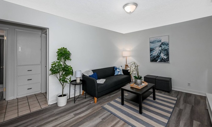 Cuyahoga Falls Apartment | Comfy 2bd Perfect for Travel Professionals!