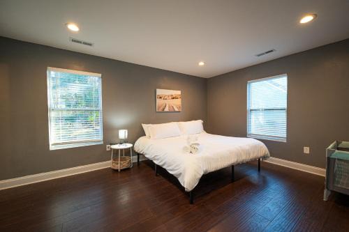 Charlotte House | Comfy 3 Bed Housebackyardwifispacy