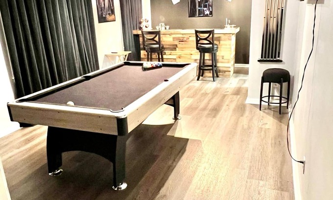 Whitehaven House | Comfy 3-bedroom house, 5 mins from Airport and 7 mins from Graceland
