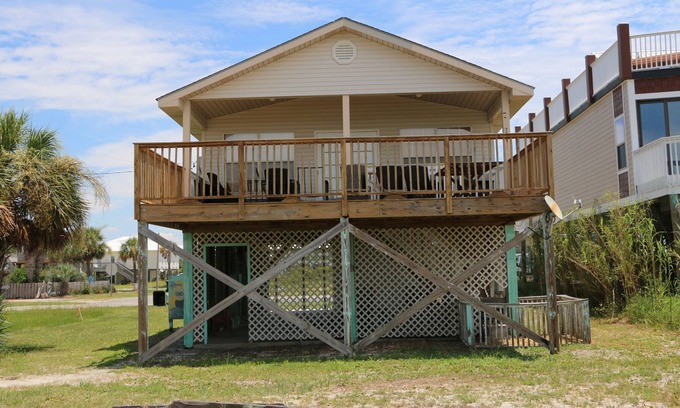 Fort Morgan Pines House | Comfy and cozy Bay side home!