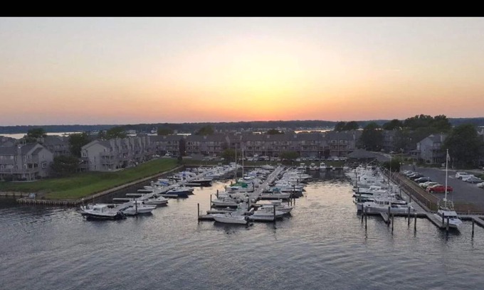 Belmar Boat Rental | Comfy and Quaint Sabre Sailboat