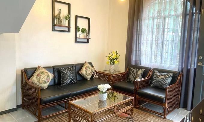 Taculing Apartment | Comfy and Relaxing 2-storey House in Bacolod City
