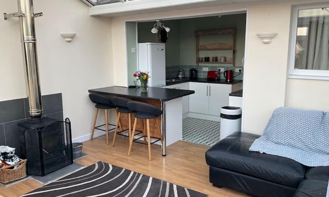 Treator Apartment | Comfy and welcoming 2 bedroom Annex.