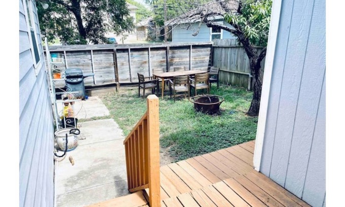 Rosewood House | Comfy Central Home in Hip East Austin