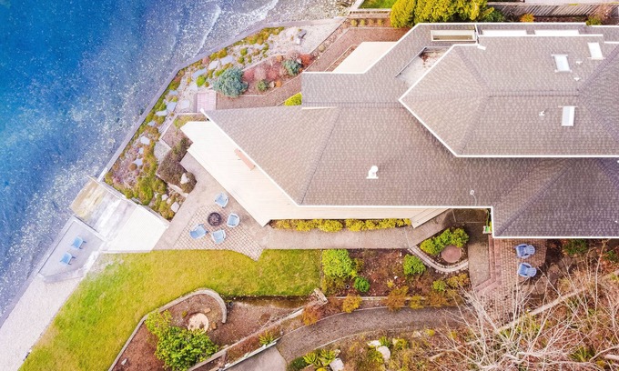 Belfair House | Comfy & Cozy 3 Bedrooms on Belfair Waterfront