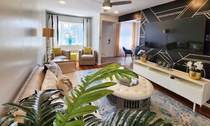 Canarsie Apartment | Comfy, Family-Friendly, Convenient, Close to JFK!