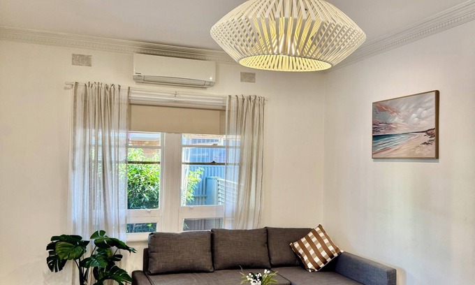 South Plympton House | Comfy family home(15 mins to CBD & beach)