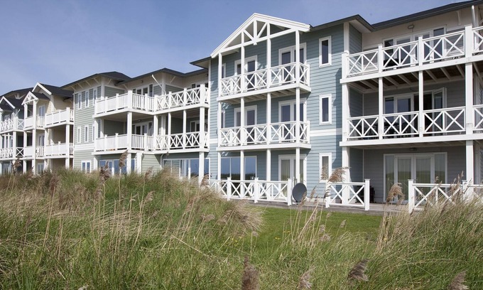Municipality of Hellevoetsluis Apartment | Comfy family room with balcony, close to the beach