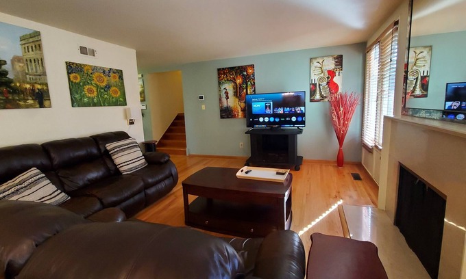 Farm Hills House | Comfy Furnished 3B/2B House in Central Redwood City
