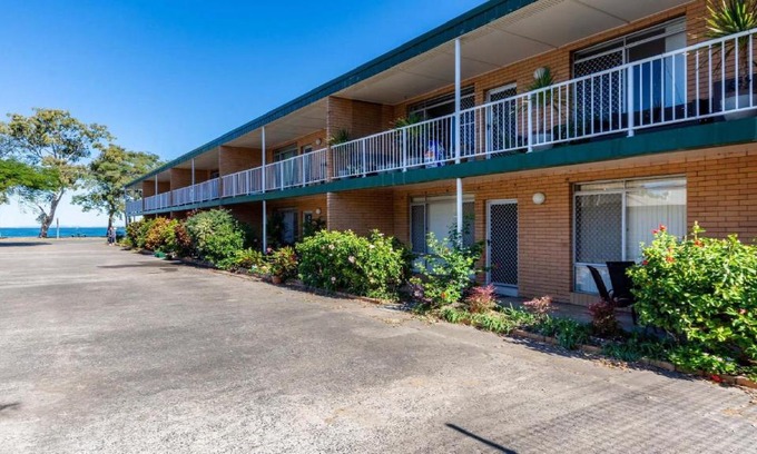 Bongaree House | Comfy Ground Floor Unit opposite waterfront! Welsby Pde, Bongaree