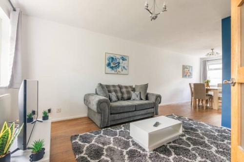 Seisdon House | Comfy Home - Family