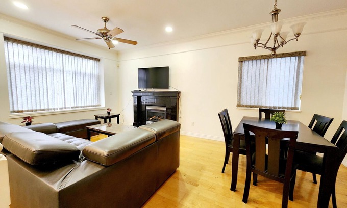 Renfrew-Collingwood House | Comfy Home in Heart of Vancouver-Easy Access to YVR, Skytrain, Downtown
