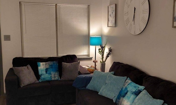 Columbia Apartment | Comfy Home~Teal Feel~ Sleeps 8