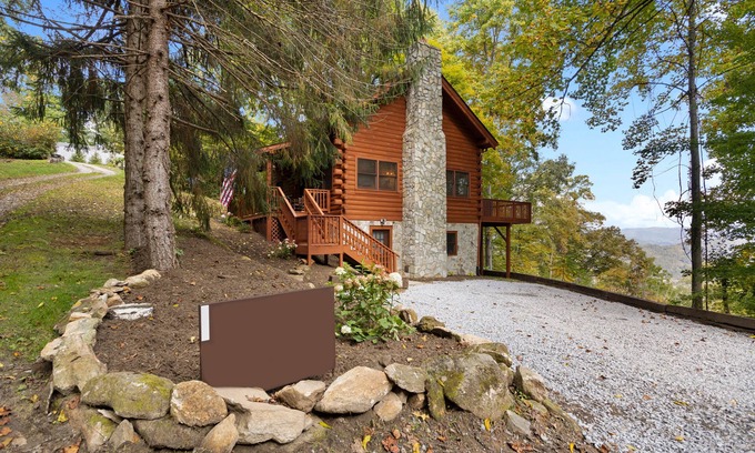 Waynesville Cabin | Comfy Lodge with Stunning Mountain Views