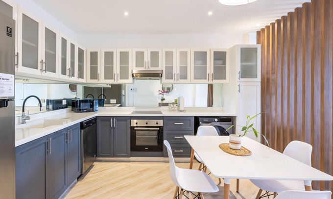 Casco Viejo Apartment | Comfy Love Nest w/Private Pacific View