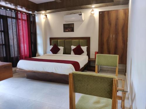 Mayapur Hotel | Comfy Nature Stay - SK Grand