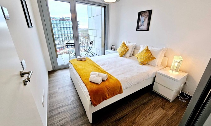 Gasperich Apartment | Comfy one bedroom with parking&balcony