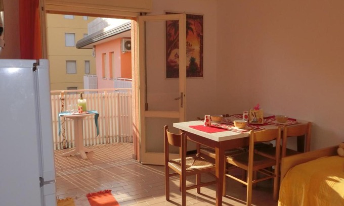 Bibione Lido dei Pini Apartment | Comfy one-bedroom apartment with terrace and lift