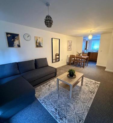 Bracknell Apartment | Comfy Premium Home in Town