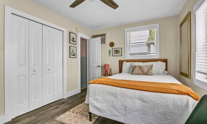 Safety Harbor Hotel | Comfy Queen Studio | Harbor Gem, Walkable DT
