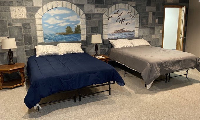 Howard Apartment | Comfy stay near the bay
