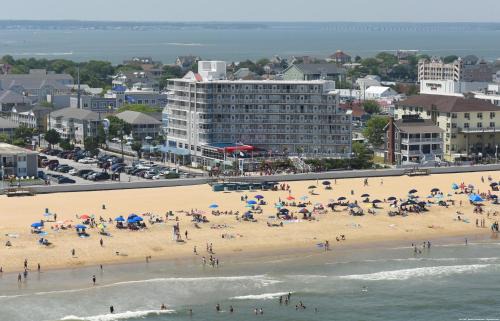 Ocean City Hotel | Commander Hotel & Suites