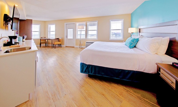 Ocean City Hotel | Commander Hotel & Suites
