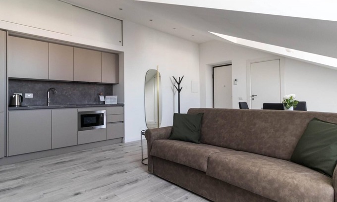 Guastalla Apartment | Commenda 35 C