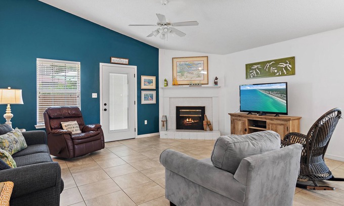 Seaspray House | ⭐ Community Pool- Private Beach Access - Bike - 4BR- Fins to the Right ⭐