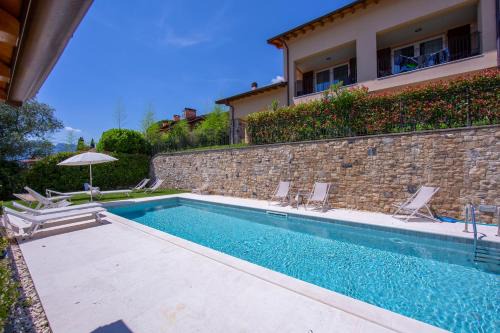 Azzano Apartment | Como Lake Modern Apartament Ulivi