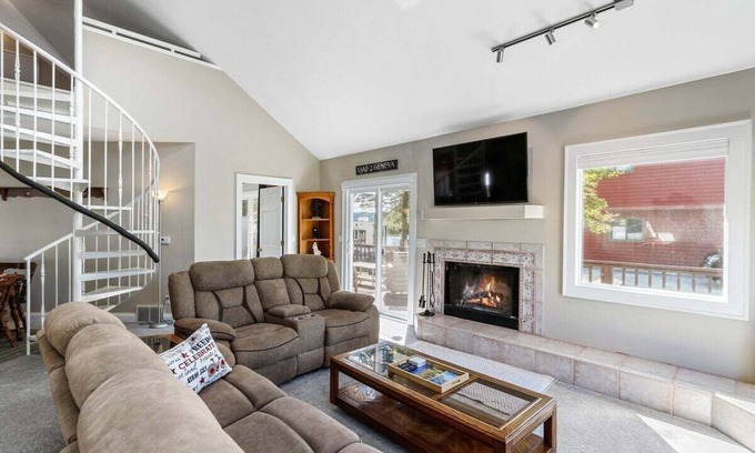 Como House | Como Lakeview Loft | Massive Wraparound Deck w/Filtered Lake Views| Firepit | Hot Tub