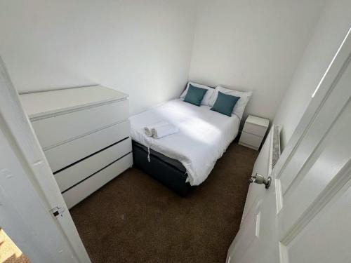 Easton House | Compact Budget Room - 9 Mins to Bristol Centre