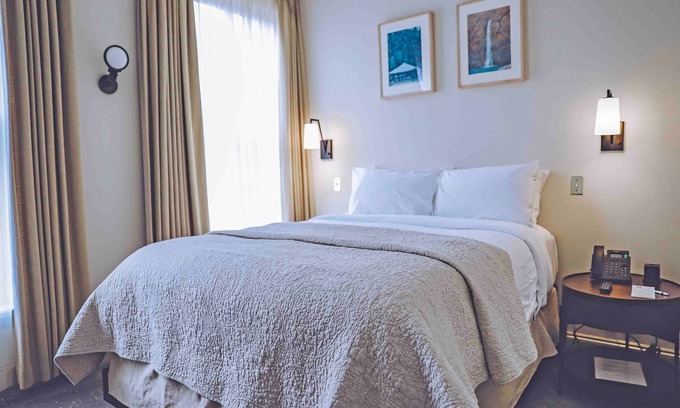 Milford House | Compact Room, Hotel Fauchere, Restaurant onsite, Close to Delaware Water Gap
