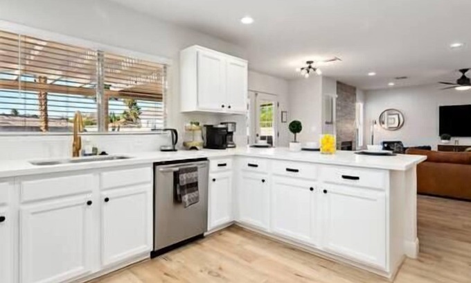 Calico Ridge House | ❤️ Companion Retreat - New 4 BR Luxury Vegas Home