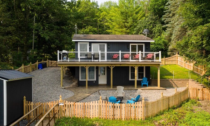 Skaneateles House | COMPLETE RENOVATION! -West side Skaneateles Lake 10-15 minutes from Village