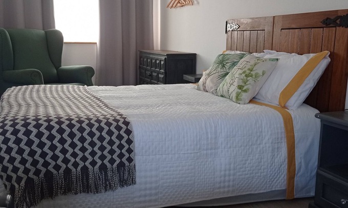 Casais do Rio Apartment | Complete vacation studio for 4 people near beaches and Óbidos Castle