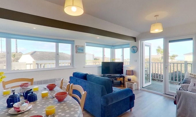 Hayle Apartment | Completely refurbished and offers a bright and airy space, with a wonderful wrap around deck