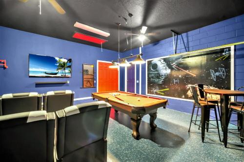 Highgate Park House | Completely Remodeled 5 Bedroom Disney Pool Home