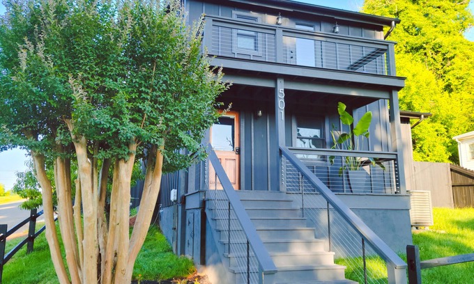 Daniels Hill House | Completely remodled Victorian era home downtown Lynchburg VAn