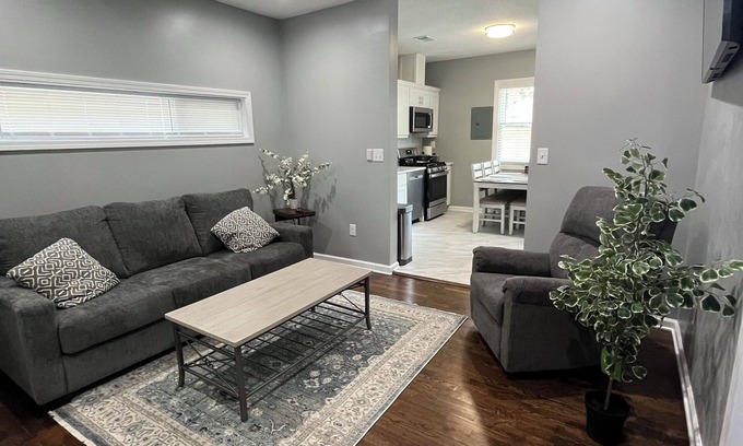 Shawnee Heights Cottage | Completely Renovated 2-bedroom cottage in Kansas City with WiFi, TV & W+D.