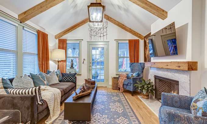 Franklin Cottage | Completely Renovated Historical Cottage - Walking distance to Downtown Franklin
