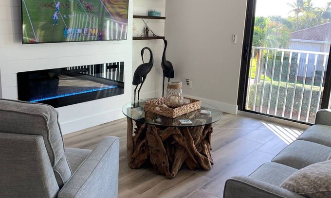 Fort Pierce Shores Villa | COMPLETEY REMODEL nWaterfront Villa, 2 bedrooms 2 Baths. Sleeps 4