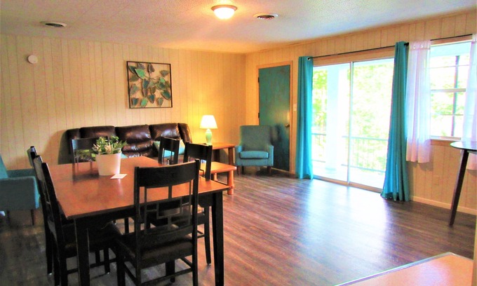 Almo Condo | Condo #18 at Kentucky Lake's Lynnhurst Family Resort