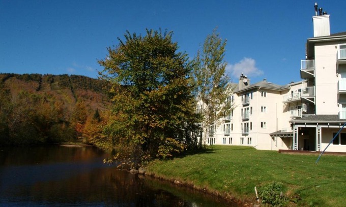 Stoneham Apartment | Condo 320 620 Chemin du Hibou by Les Chalets Alpins