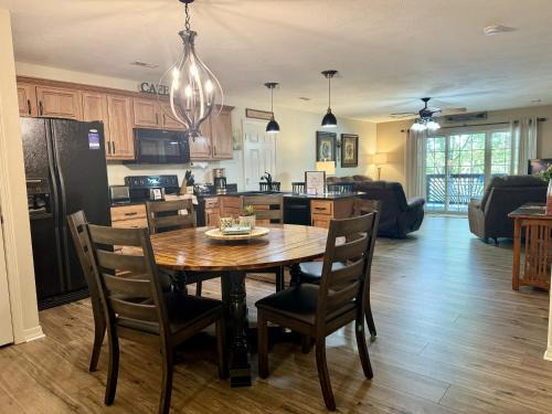 Hollister Apartment | Condo A-2 at Vickery Resort